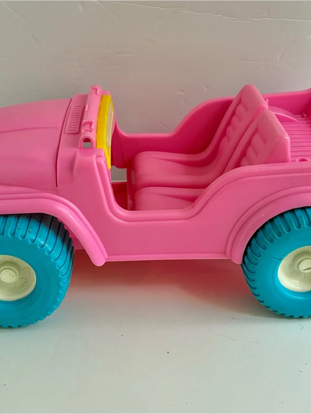 Vintage 1987 Mattel Barbie Beach Jeep Pink Blue White Yellow